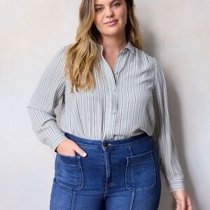 NWT LC Lauren Conrad Green and White Button Down Shirt